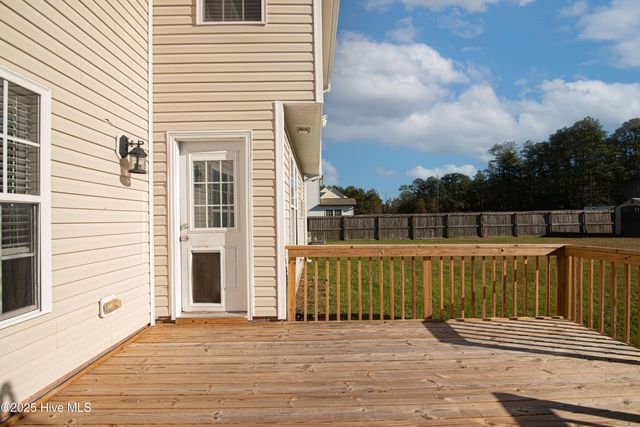 200 Honey Court E, Jacksonville, NC 28540