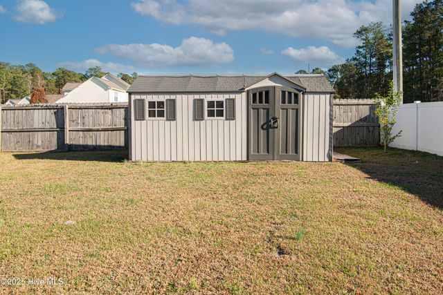 200 Honey Court E, Jacksonville, NC 28540