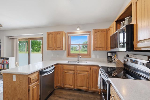 7565 W Village Crest Drive, Madison, WI 53719