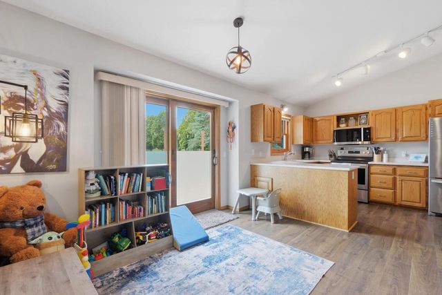 7565 W Village Crest Drive, Madison, WI 53719