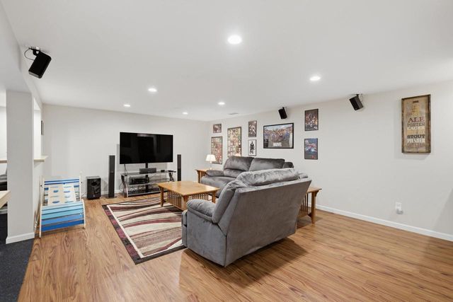 7565 W Village Crest Drive, Madison, WI 53719