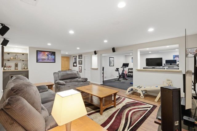 7565 W Village Crest Drive, Madison, WI 53719