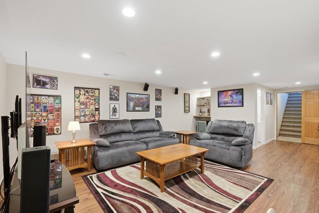 7565 W Village Crest Drive, Madison, WI 53719