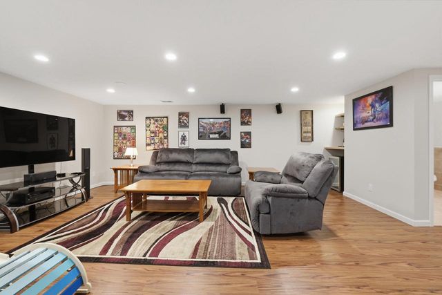 7565 W Village Crest Drive, Madison, WI 53719