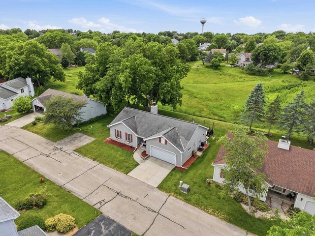 7565 W Village Crest Drive, Madison, WI 53719