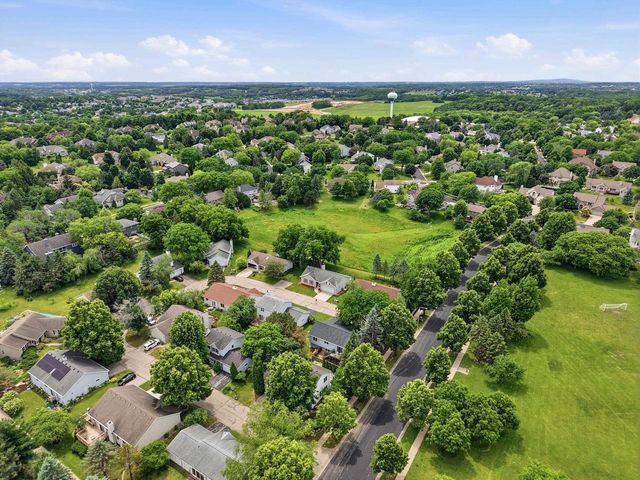 7565 W Village Crest Drive, Madison, WI 53719