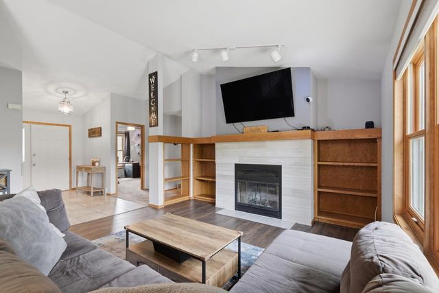 7565 W Village Crest Drive, Madison, WI 53719
