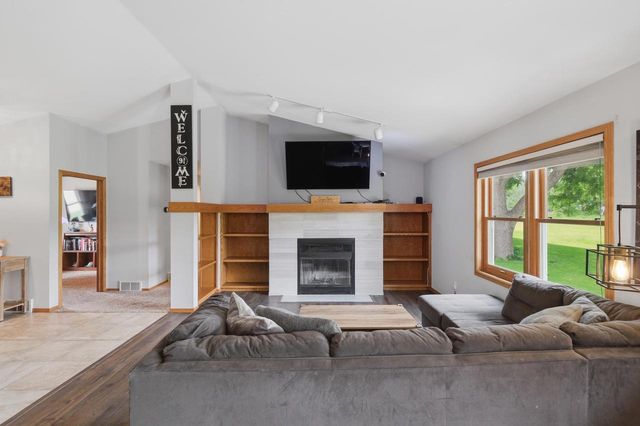 7565 W Village Crest Drive, Madison, WI 53719