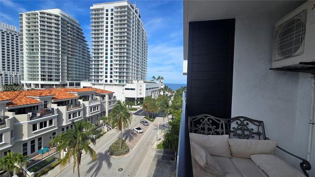 3000 Riomar Street 703, Fort Lauderdale, FL 33304