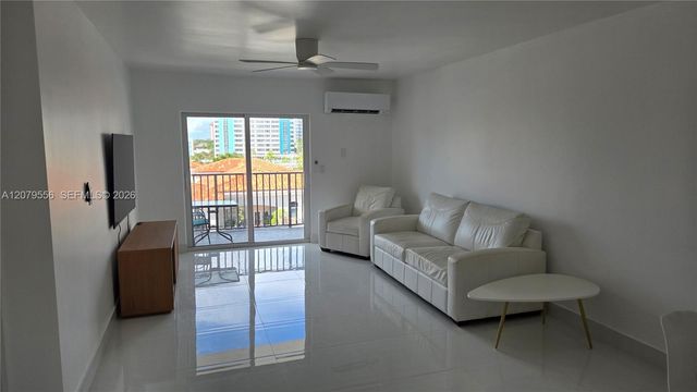 3000 Riomar Street 703, Fort Lauderdale, FL 33304