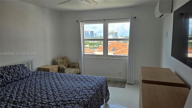 3000 Riomar Street 703, Fort Lauderdale, FL 33304
