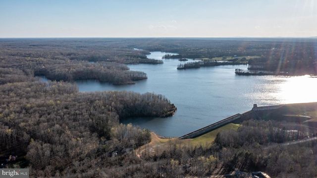 8602 ROSNI WAY, Fredericksburg, VA 22407