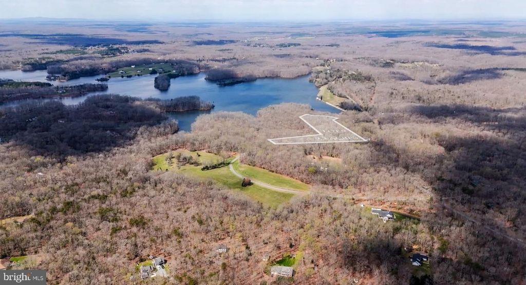 Image 1 of property listing at 8602 ROSNI WAY, Fredericksburg, VA 22407