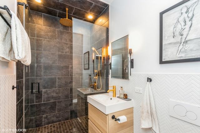 3428 W Belden Avenue 1, Chicago, IL 60647