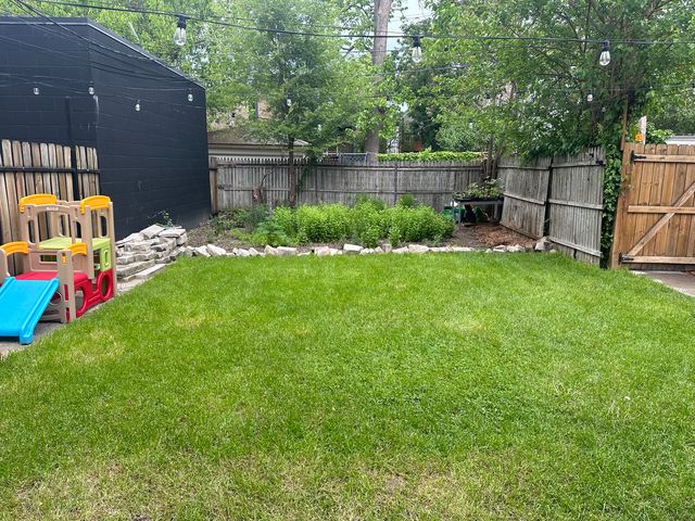 3428 W Belden Avenue 1, Chicago, IL 60647