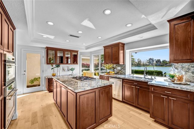 70 Fairlake, Irvine, CA 92614