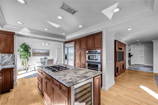 70 Fairlake, Irvine, CA 92614
