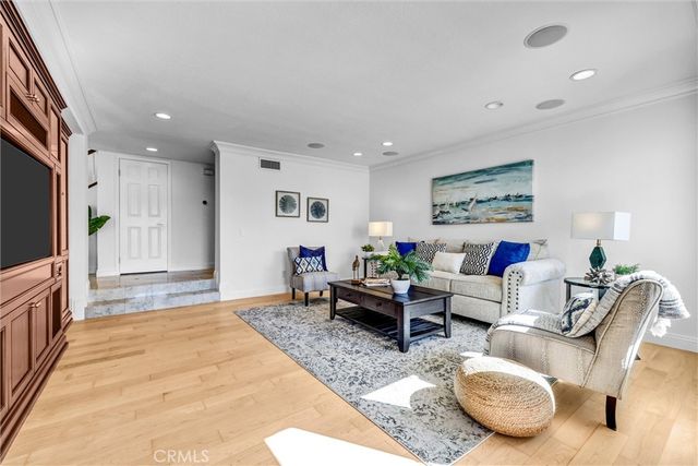 70 Fairlake, Irvine, CA 92614