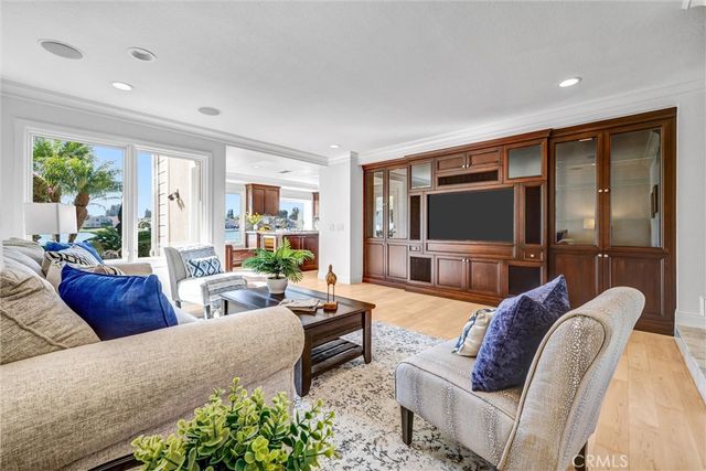 70 Fairlake, Irvine, CA 92614