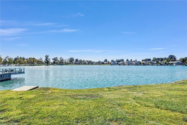70 Fairlake, Irvine, CA 92614