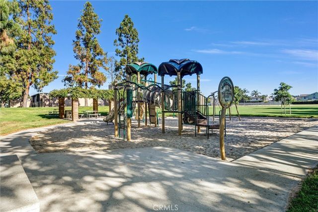 70 Fairlake, Irvine, CA 92614