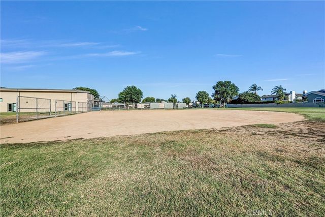 70 Fairlake, Irvine, CA 92614