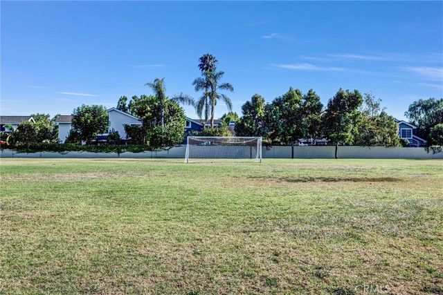 70 Fairlake, Irvine, CA 92614