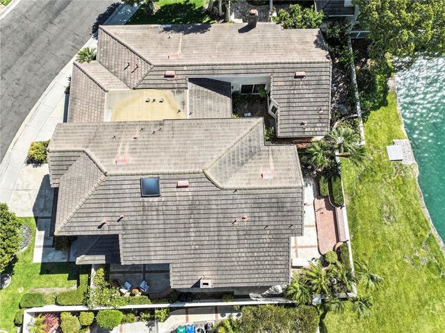 70 Fairlake, Irvine, CA 92614