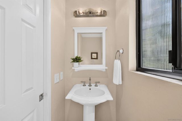 5790 MENORCA DR, Tierra Santa, CA 92124