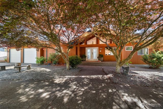 1489 Crestview Drive, Camano Island, WA 98282