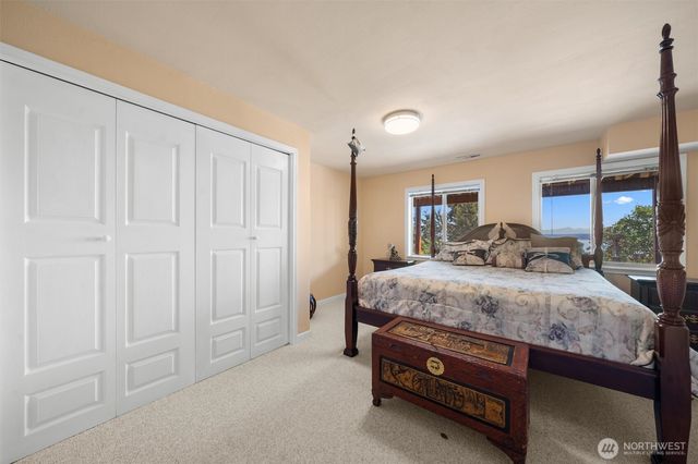 1489 Crestview Drive, Camano Island, WA 98282