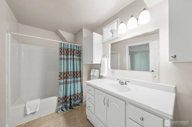 1489 Crestview Drive, Camano Island, WA 98282