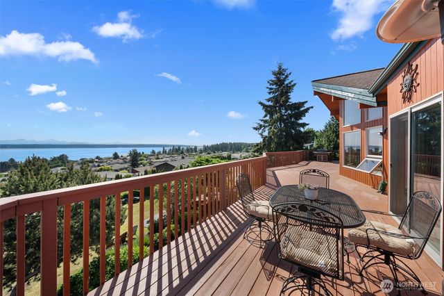 1489 Crestview Drive, Camano Island, WA 98282