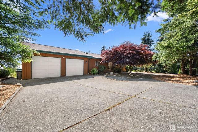 1489 Crestview Drive, Camano Island, WA 98282