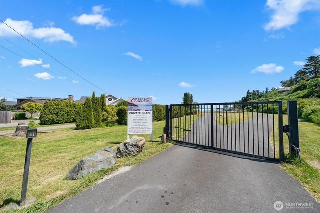 1489 Crestview Drive, Camano Island, WA 98282