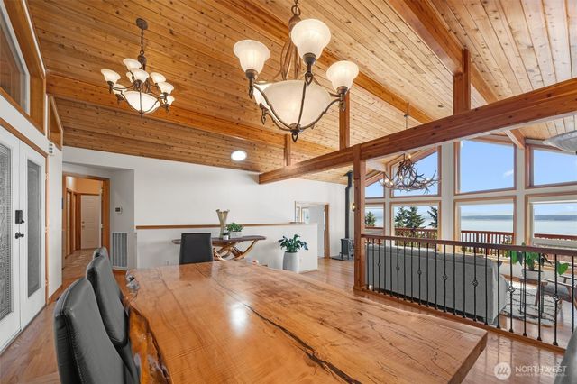 1489 Crestview Drive, Camano Island, WA 98282