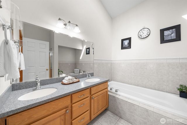 1489 Crestview Drive, Camano Island, WA 98282