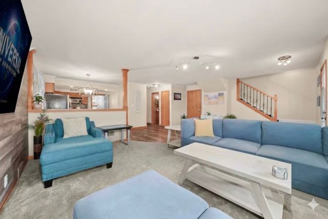 5304 S New England Avenue, Chicago, IL 60638