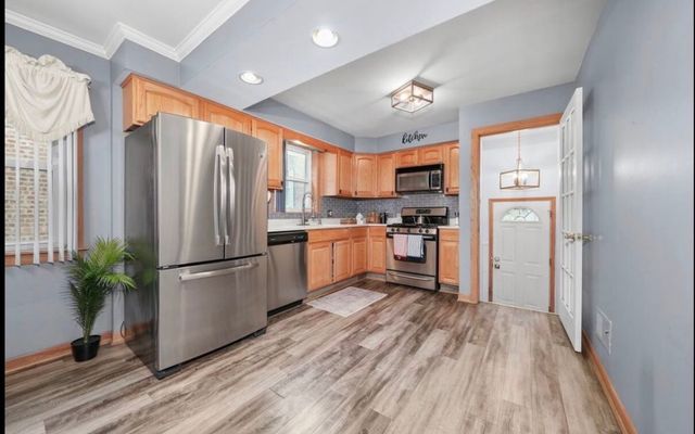 5304 S New England Avenue, Chicago, IL 60638