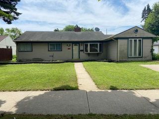 5811 W Thurston AVENUE, Milwaukee, WI 53218