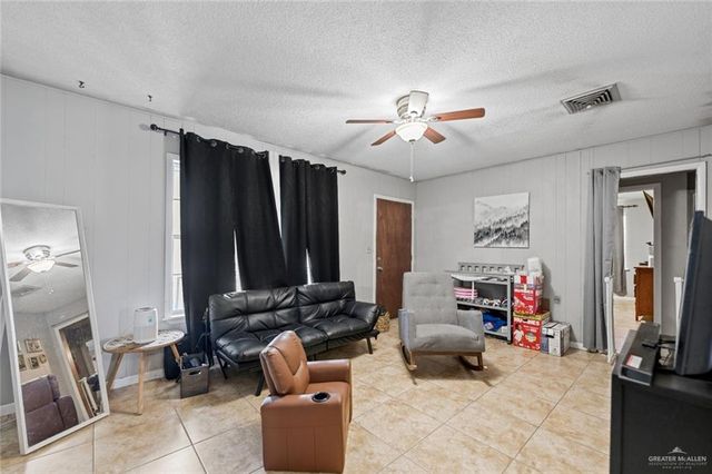 206 E Davis Street, Harlingen, TX 78550