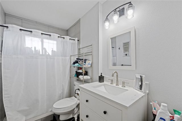 206 E Davis Street, Harlingen, TX 78550