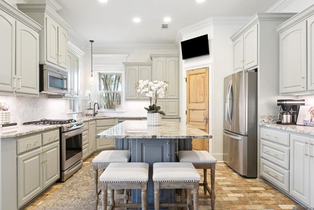 44388 Stringer Bridge Rd, St Amant, LA 70774