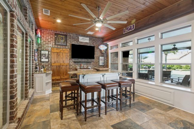 44388 Stringer Bridge Rd, St Amant, LA 70774