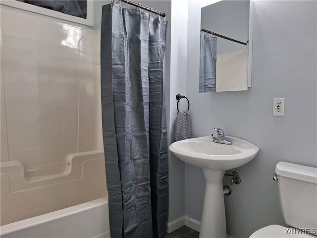 58 Grandview Avenue, Tonawanda, NY 14223