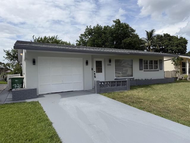 7315 NW 57th Place, Tamarac, FL 33321