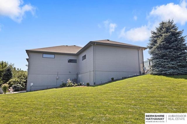 5507 S 208 Circle, Elkhorn, NE 68022