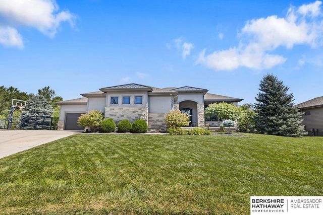 5507 S 208 Circle, Elkhorn, NE 68022