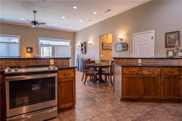 716 Coving Court, Lawrence, KS 66049