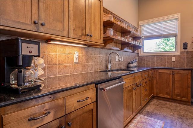 716 Coving Court, Lawrence, KS 66049